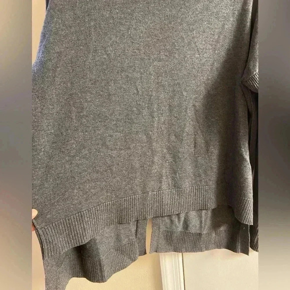 Athleta Sweater Crewneck Pullover Medium Dark‎ Gray Silk Blend - Picture 3 of 6